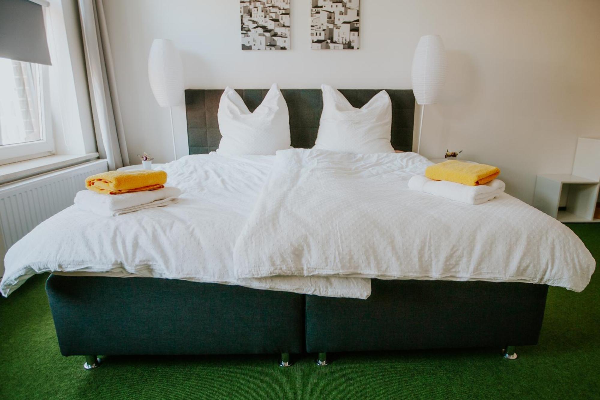 Traumhaftes Apartment Am Dom Mit Grosser Dachterrasse Zwickau Luaran gambar