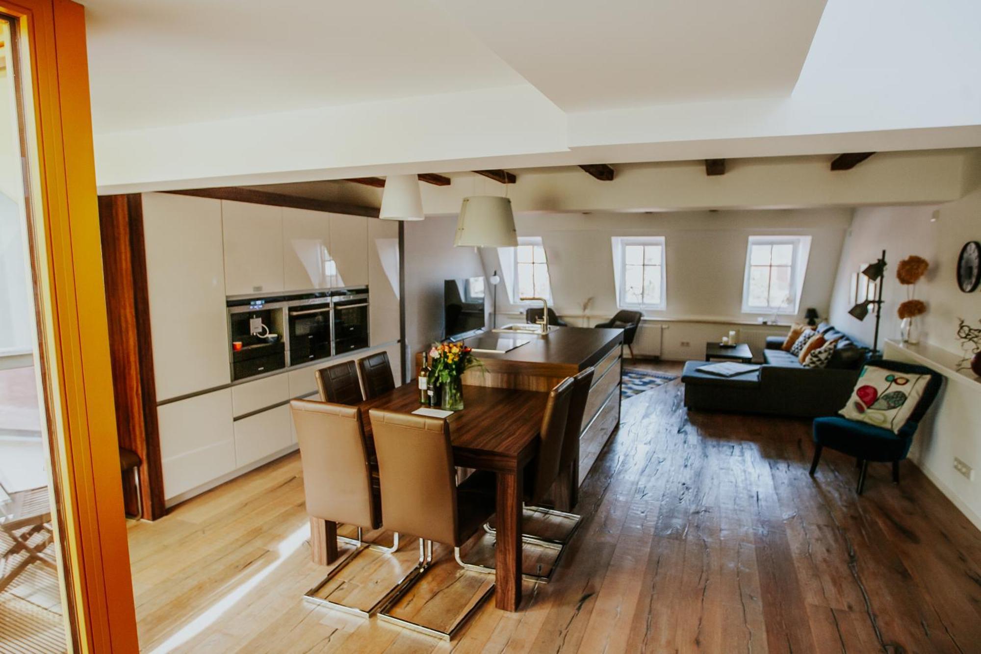 Traumhaftes Apartment Am Dom Mit Grosser Dachterrasse Zwickau Luaran gambar